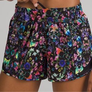 Hotty Hot LR Short 2.5" *Lined FSCO/BLK 6
Flowerscope Black Multi/Black